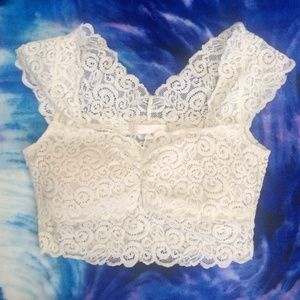 ✨VICTORIA SECRET LACE CROP TOP✨